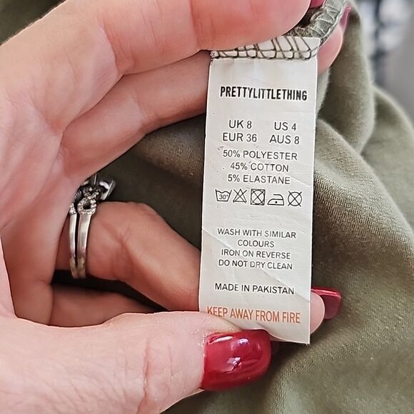 Pretty Little Thing Army Green Thong Short Sleeve Bodysuit Size 4 - Picture 7 of 8